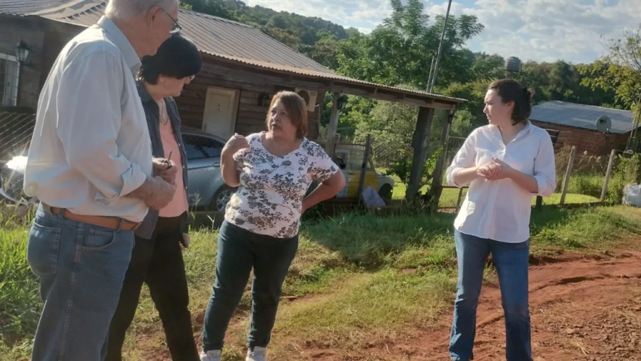 La CELO y la Municipalidad analizan mejoras en el alumbrado público del Barrio Bella Vista