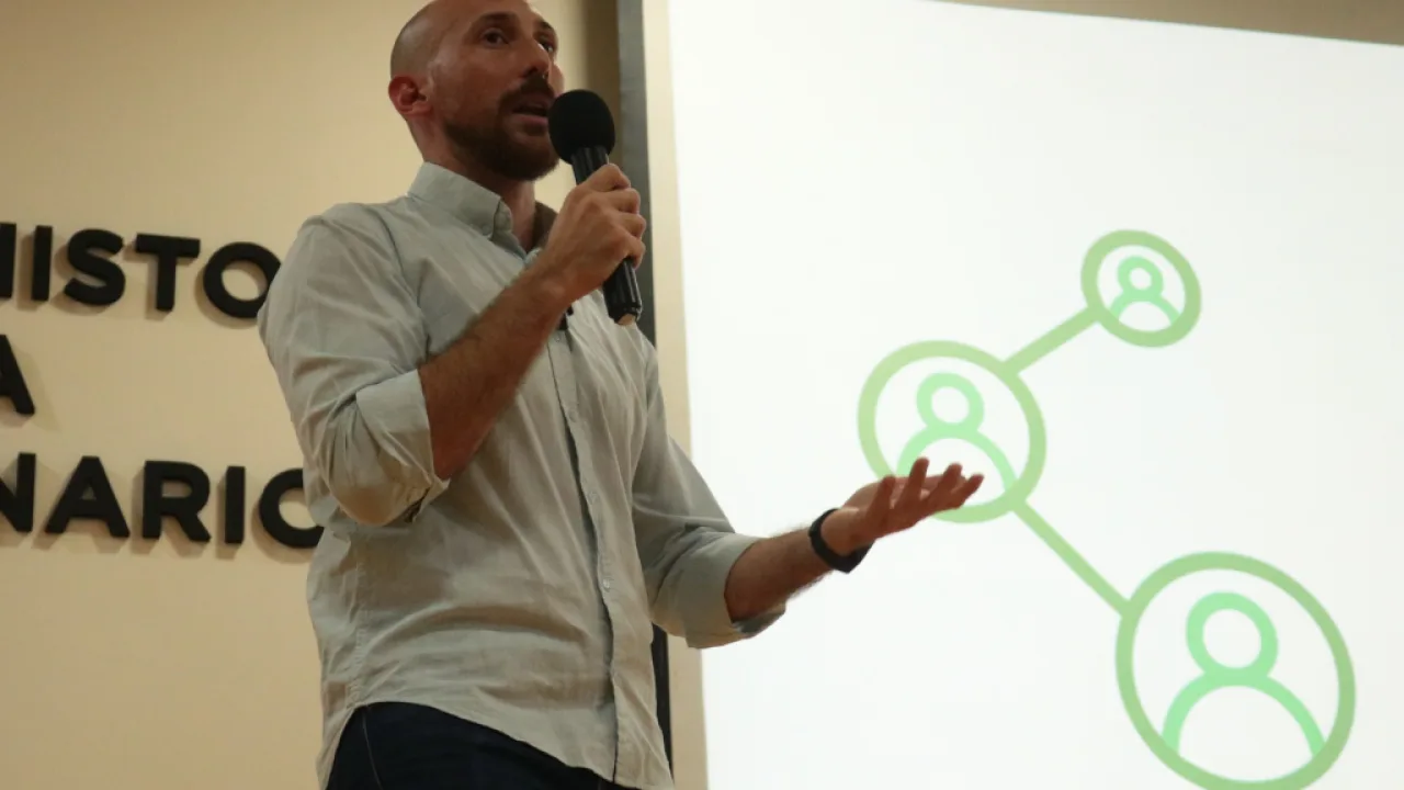 Hassan compartió con vecinos el trabajo realizado y las proyecciones 2025