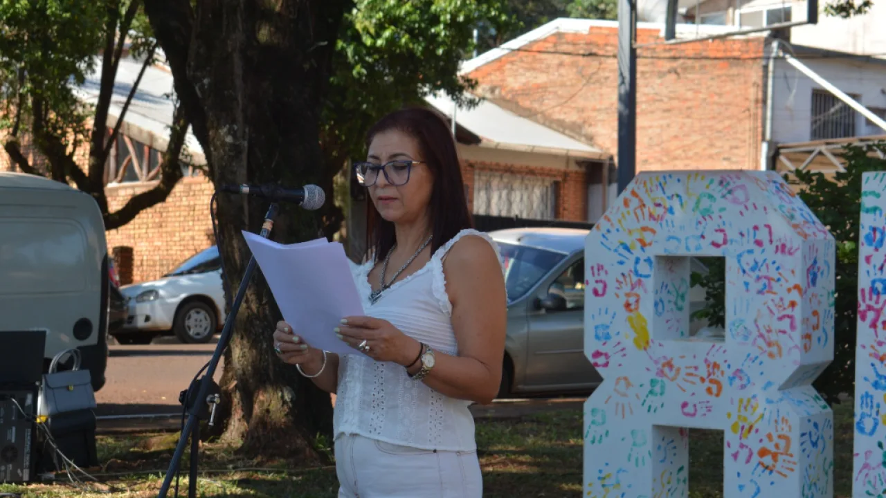 Tributo al día internacional de la mujer con un acto emotivo y una muestra de arte