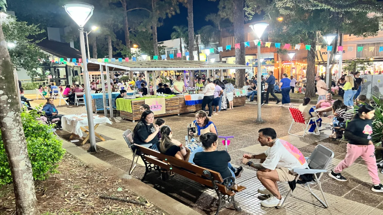 Despide del verano con una vibrante noche peatonal