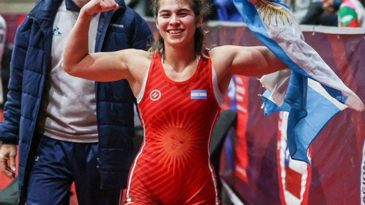 Camila Amarilla