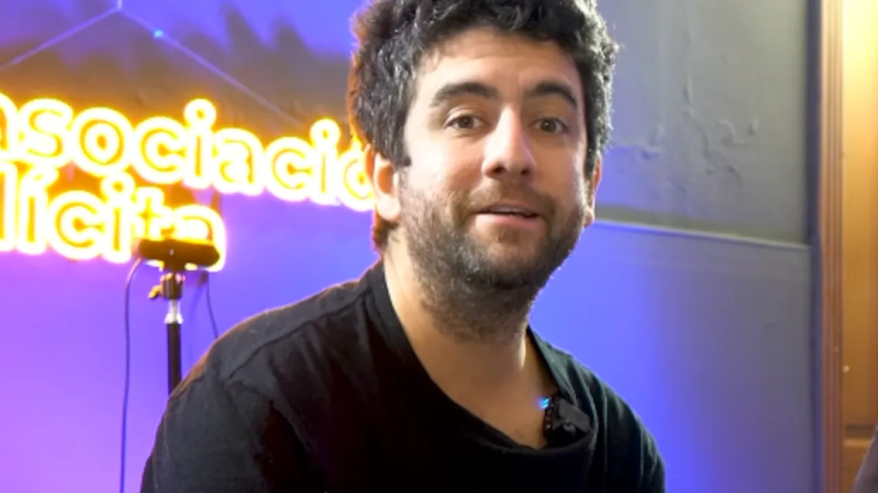 Damián Vallejos "Al día de hoy las únicas personas que están desaparecidas son las hermanitas Hecker que tienen 1 y 5 años"