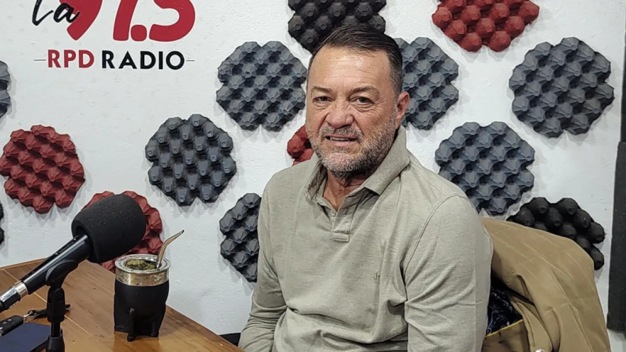 Héctor Cacho Bárbaro "Vamos a las elecciones sin la pollera de Cristina y sin la bragueta de Milei"