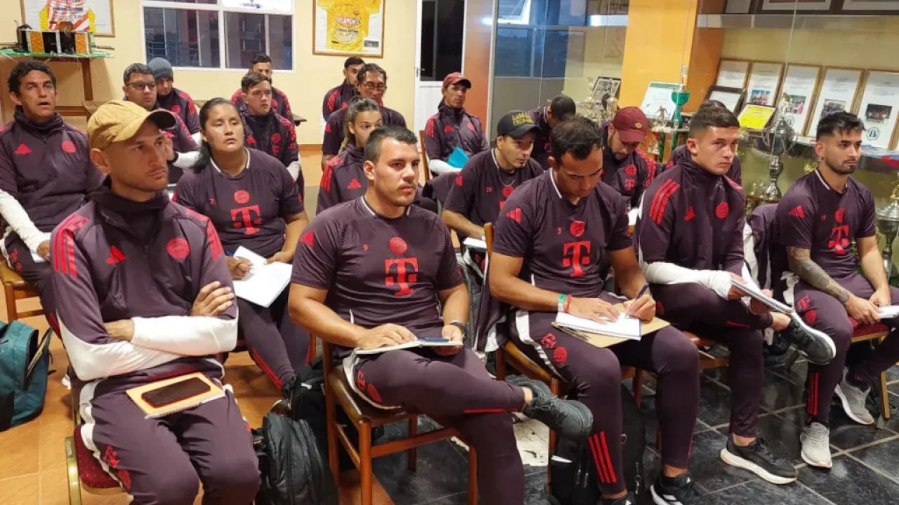 Misiones-FC Bayern, continúan las capacitaciones a los entrenadores