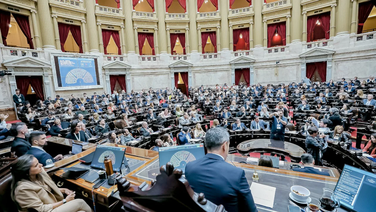La comisión investigadora del criptoescándalo arranca con disputas por la conducción