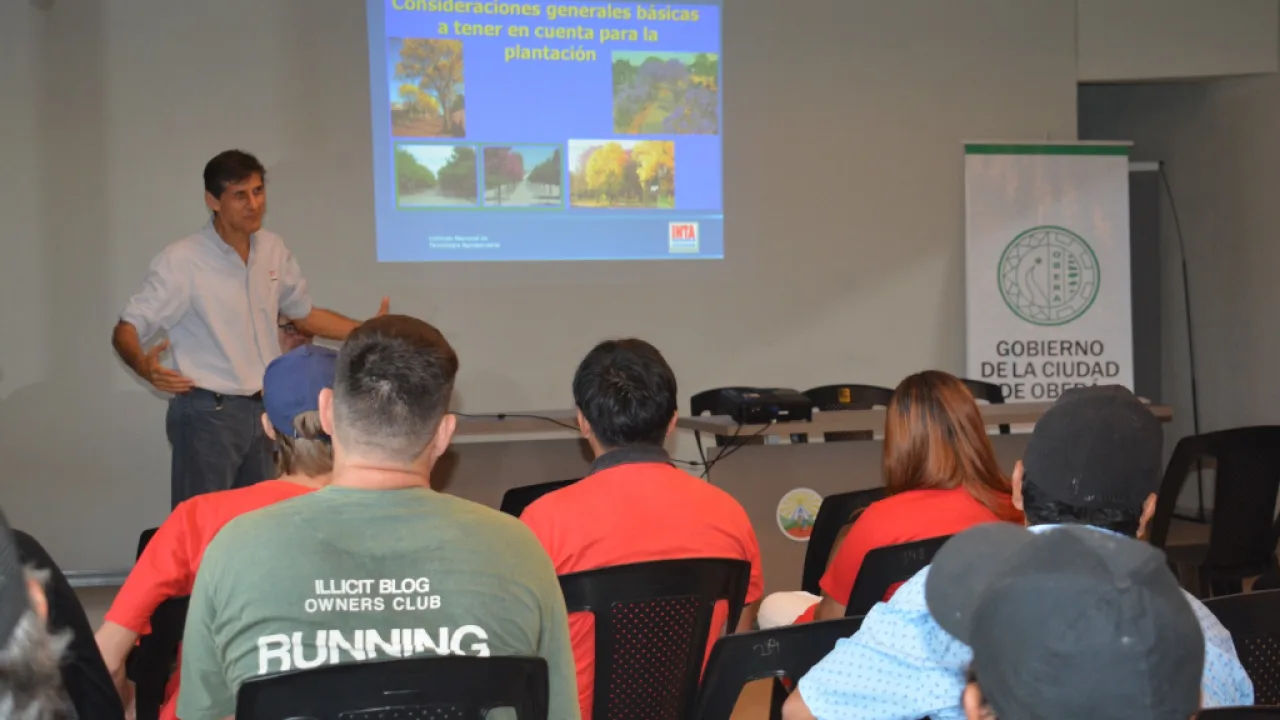 Capacitacion para un manejo adecuado de poda de arboles para un futuro sostenible