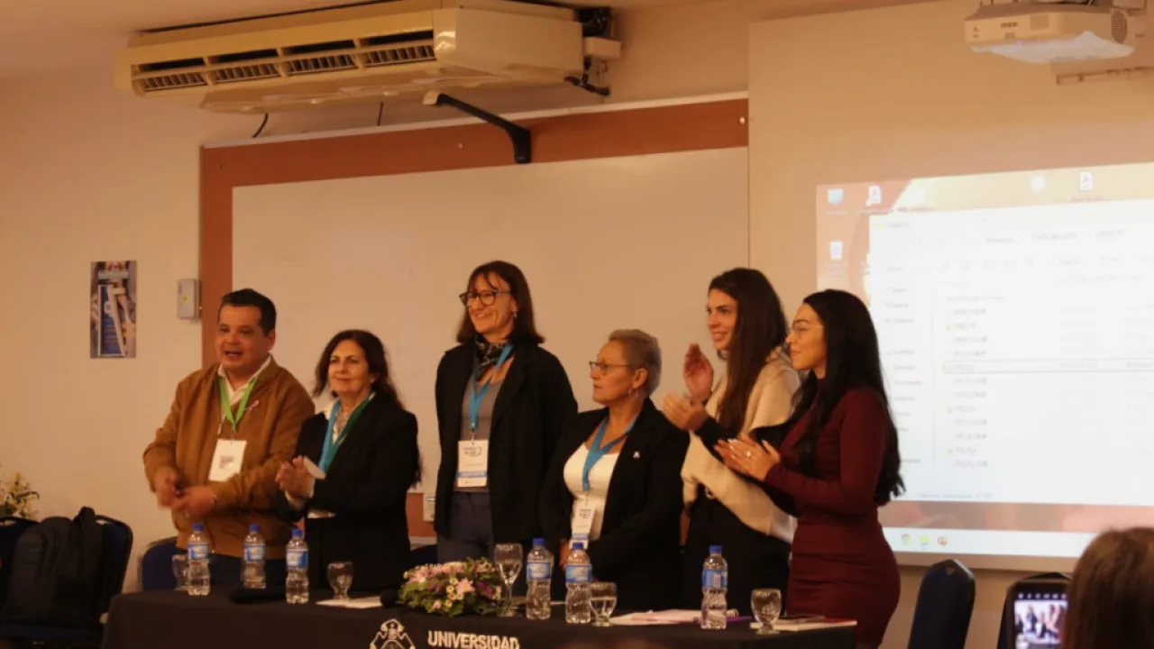 Voces vecinales presente en la conferencia de democracia participativa
