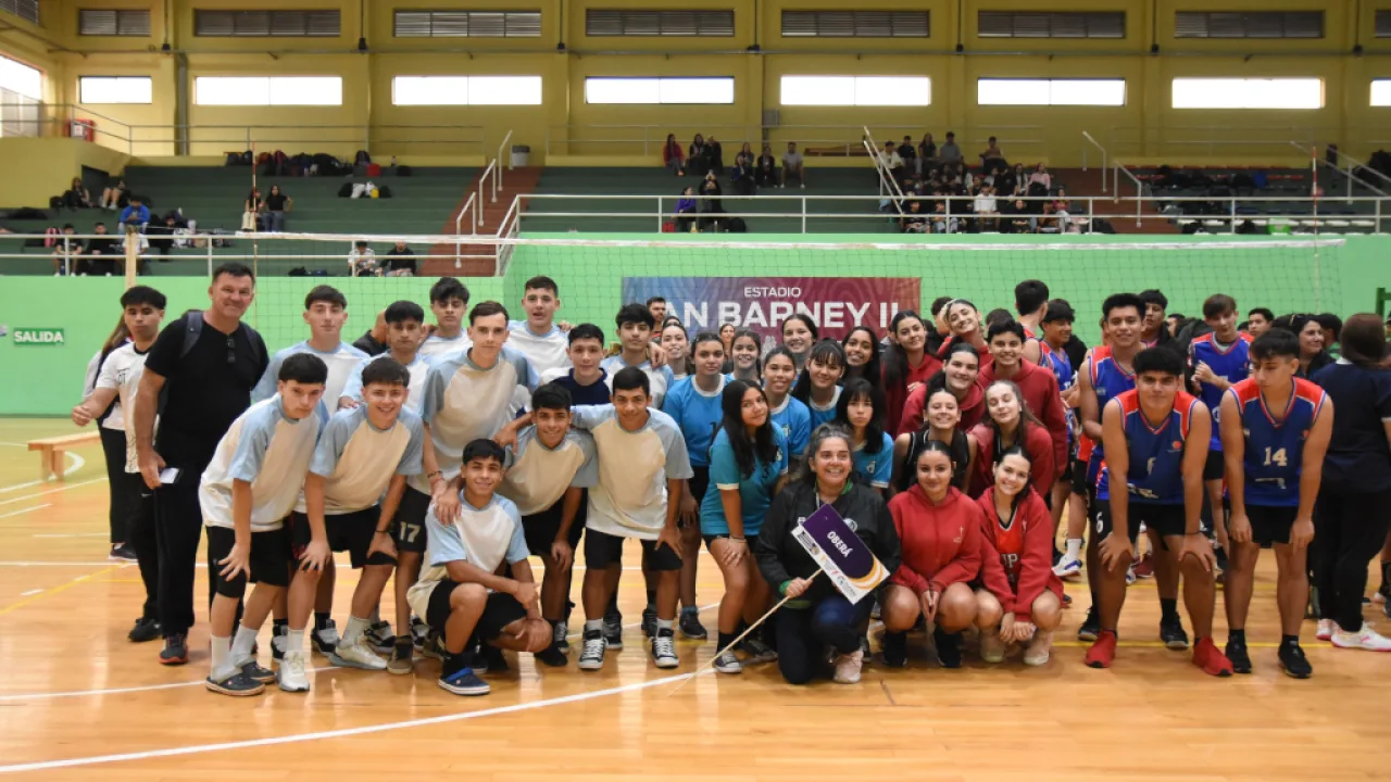Clasificación en futsal y vóley destacan en el inter-escolar