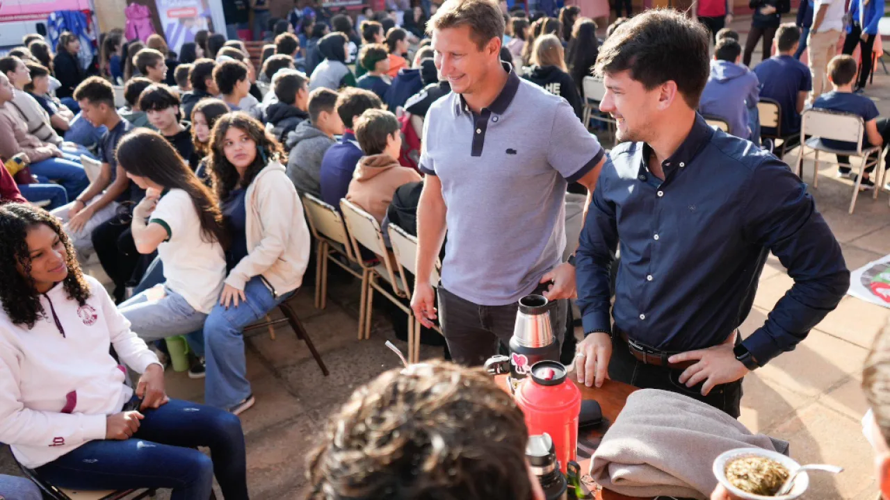 La Vice en tu Escuela llegó a Panambí con una jornada integral de salud, prevención y orientación para jóvenes