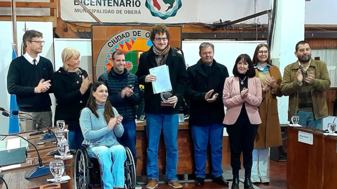 Reconocieron a la Murga del Monte por sus 25 años de trayectoria