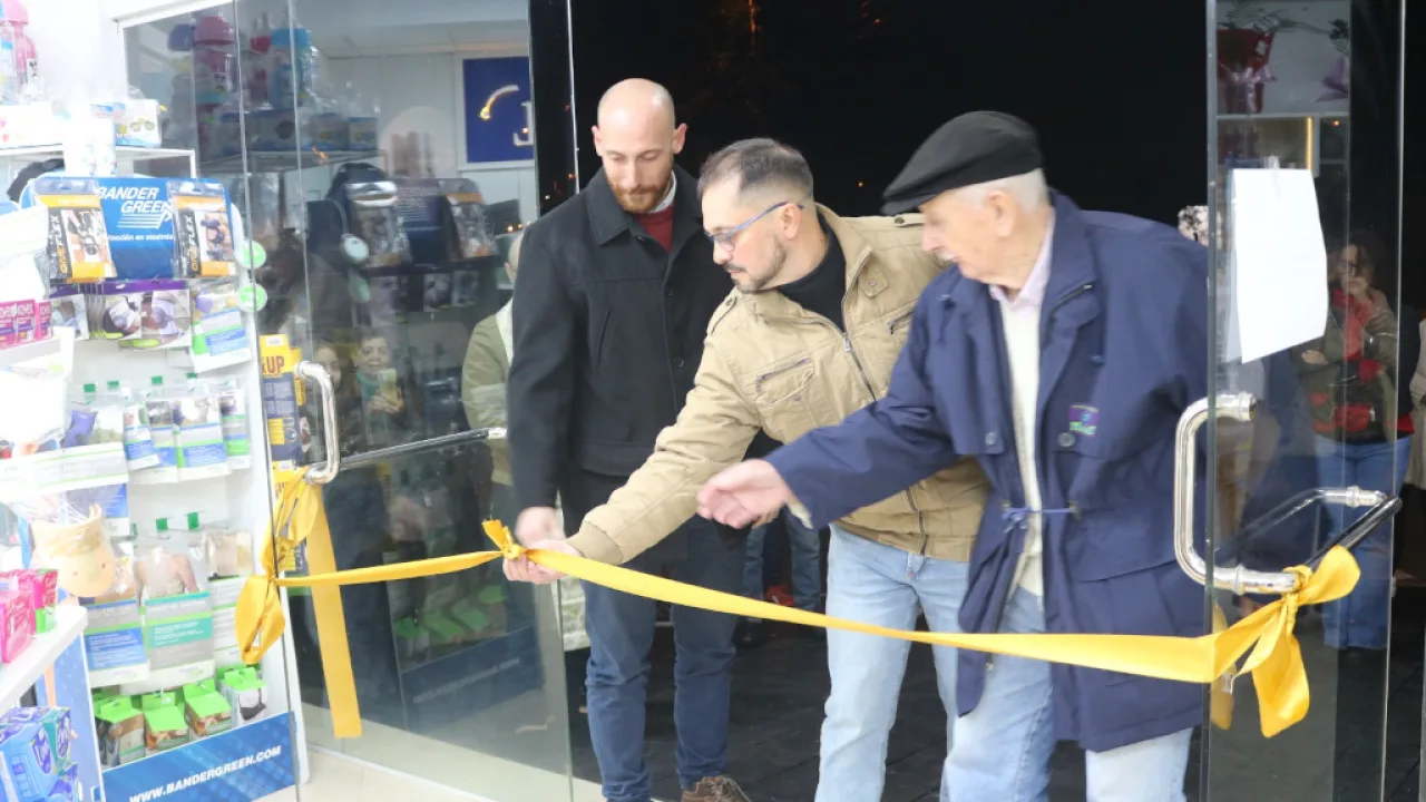 Inauguración de nueva farmacia se une a la comunidad