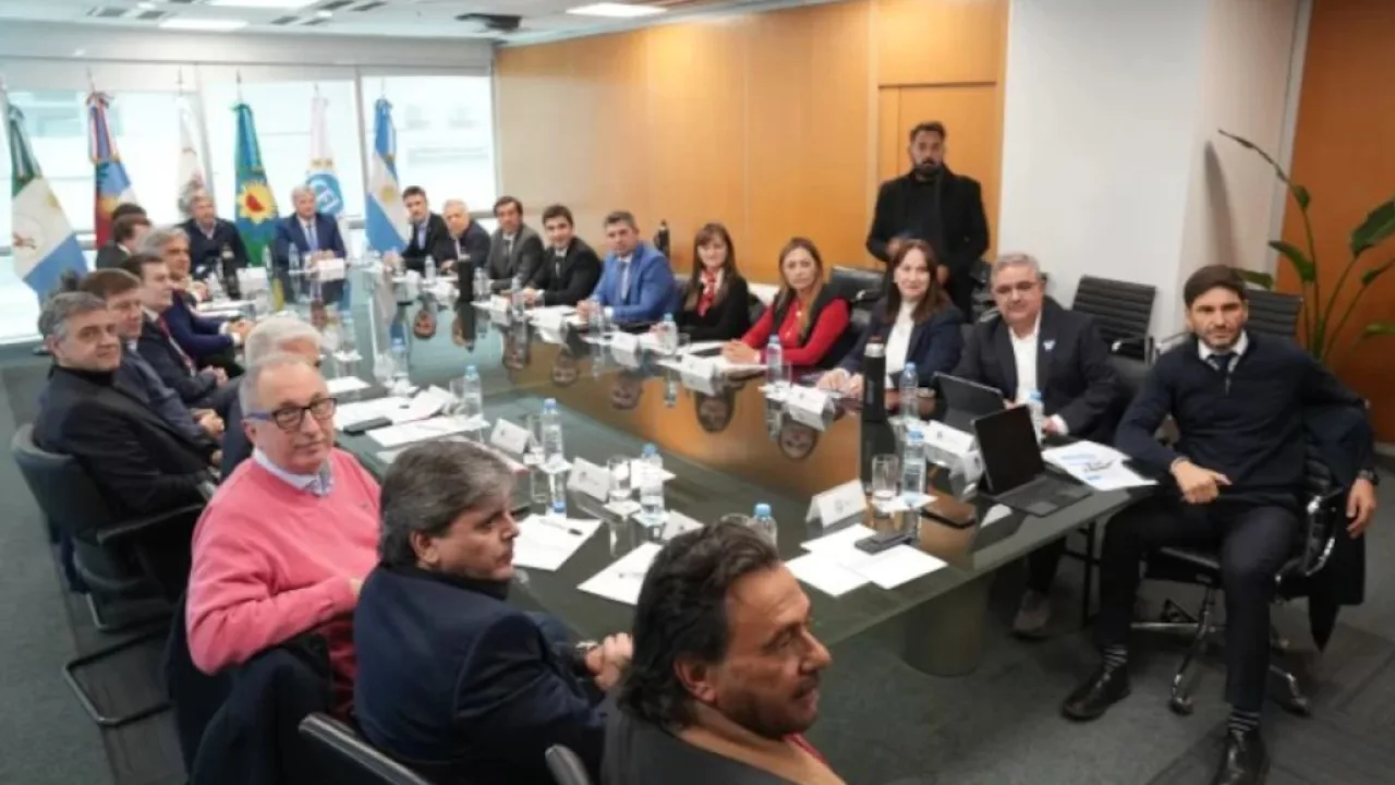 Gobernadores acordaron sobre distribución del Impuesto a Combustibles y Fondos del Tesoro