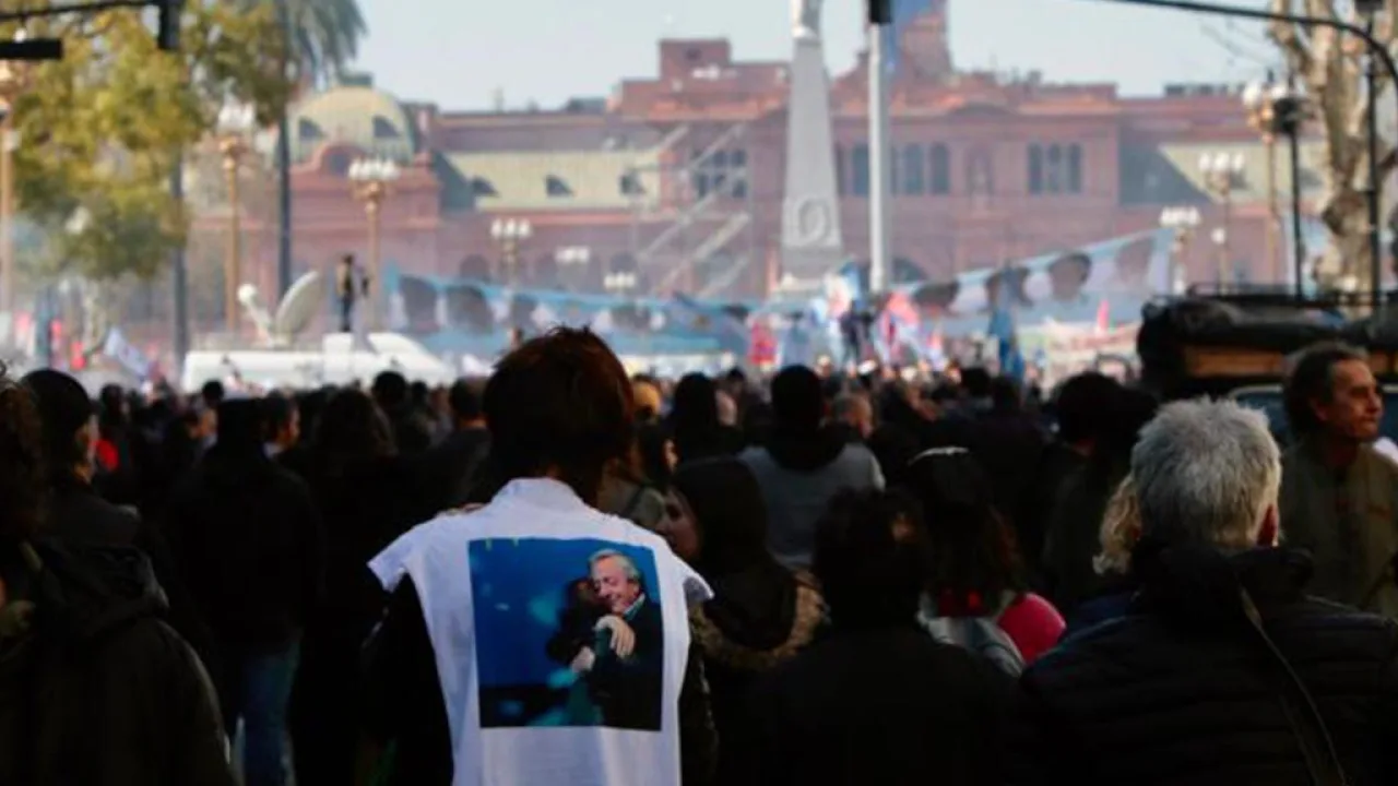 En apoyo a Cristina, todos los sectores del peronismo se movilizan a Plaza de Mayo