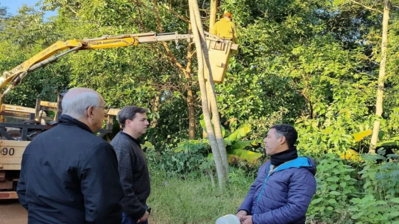 Se instalaron nuevas luminarias de alumbrado público en Villa Svea