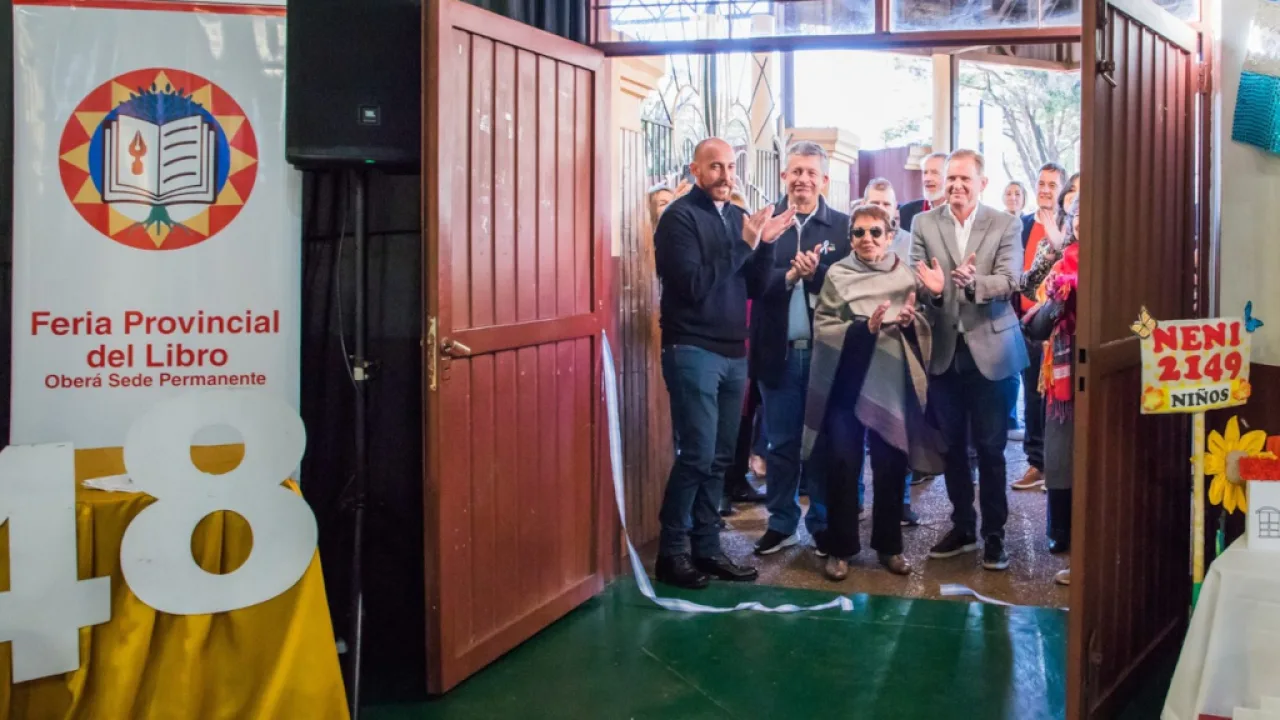 Hassan acompañó la inauguración de la Feria Provincial del Libro