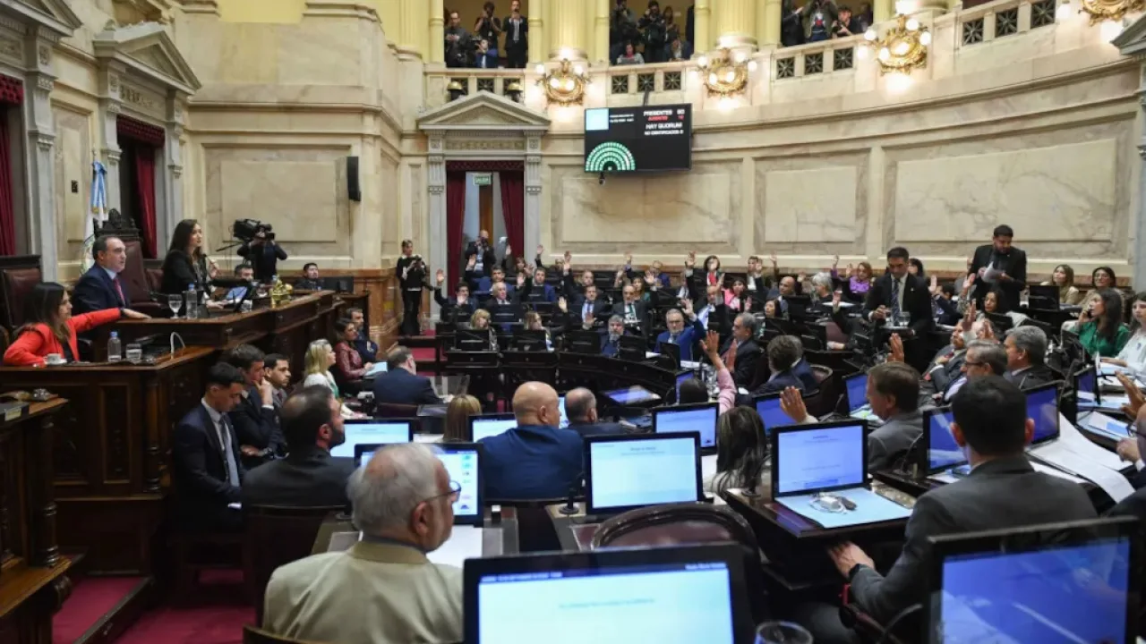 El Senado aprobó un aumento para jubilados y la restitución de la moratoria previsional
