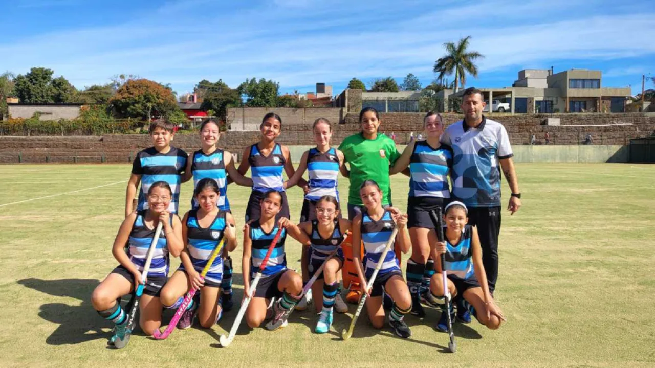 Oberá Hockey goleó en una nueva presentación del Federativo