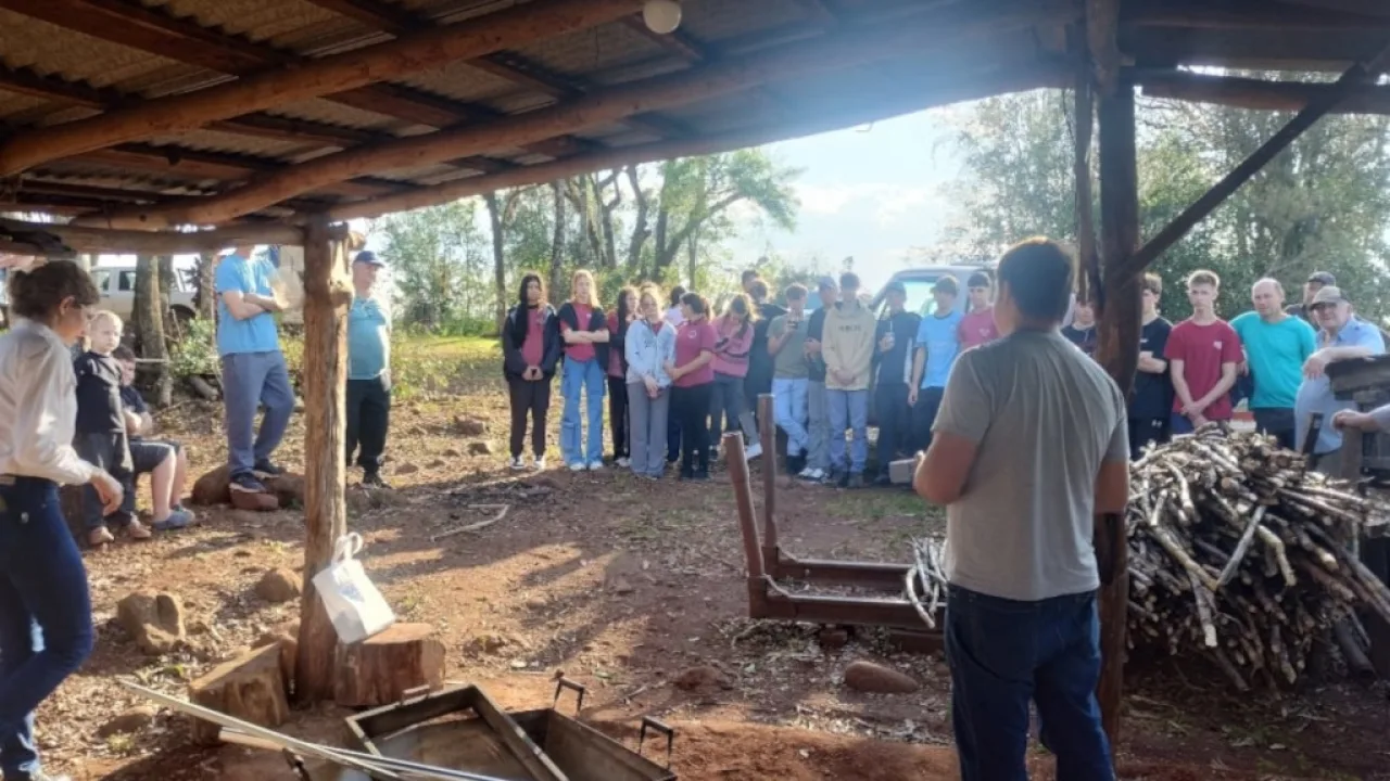 Se llevó a cabo la capacitación para elaboración de miel de caña y azúcar mascabo