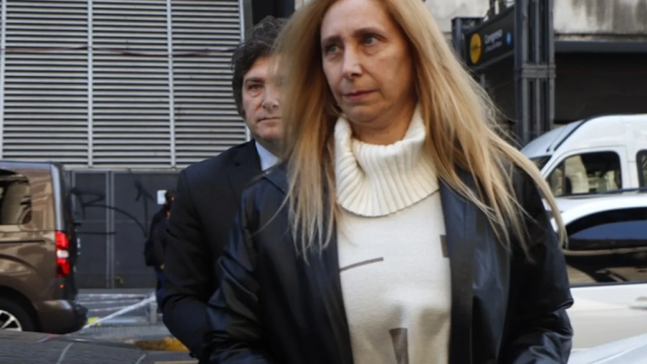 Karina analiza darle un cargo a algún diputado para que asuma Spagnuolo y tenga fueros