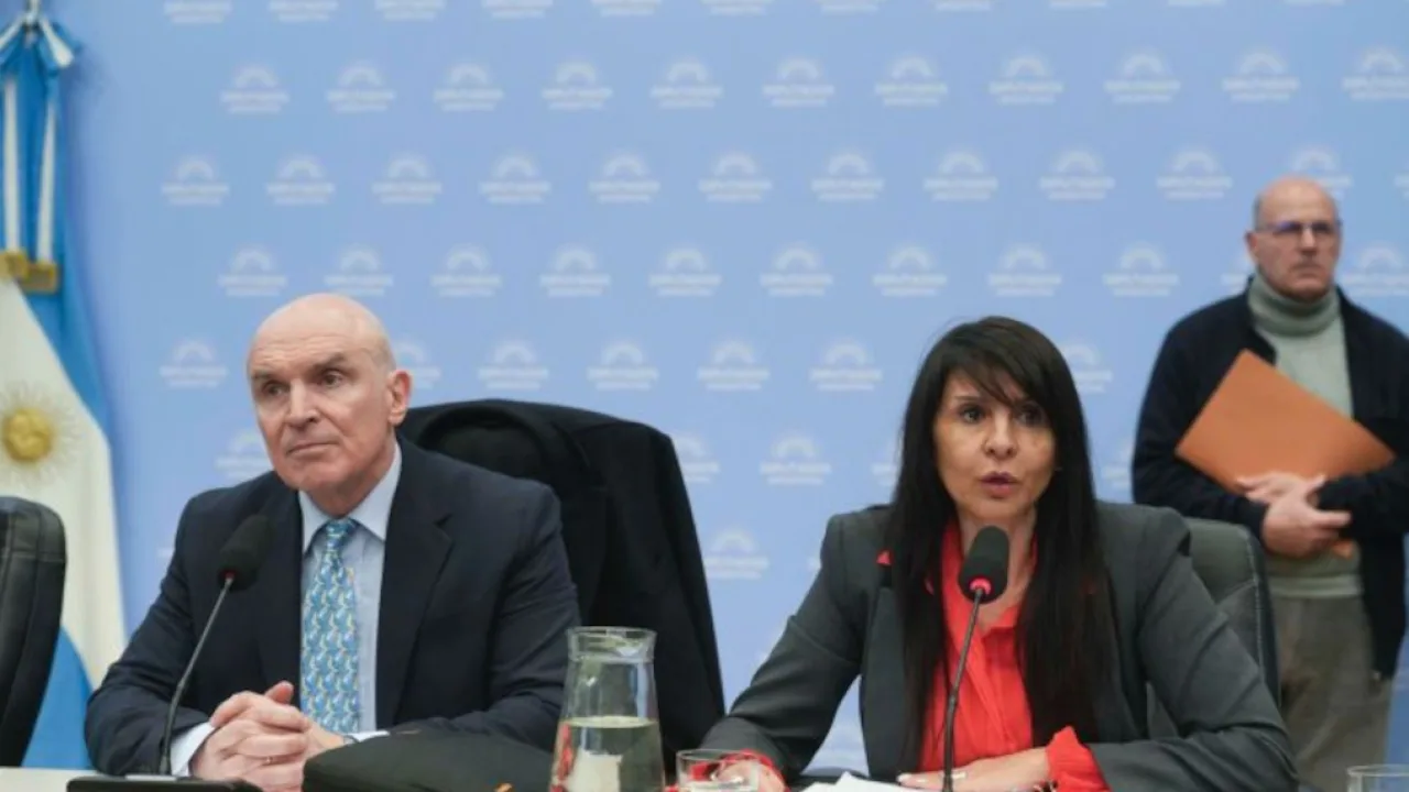Sin apoyo de algunos gobernadores obtuvo dictamen el proyecto que modifica el Impuesto a los Combustibles Líquidos