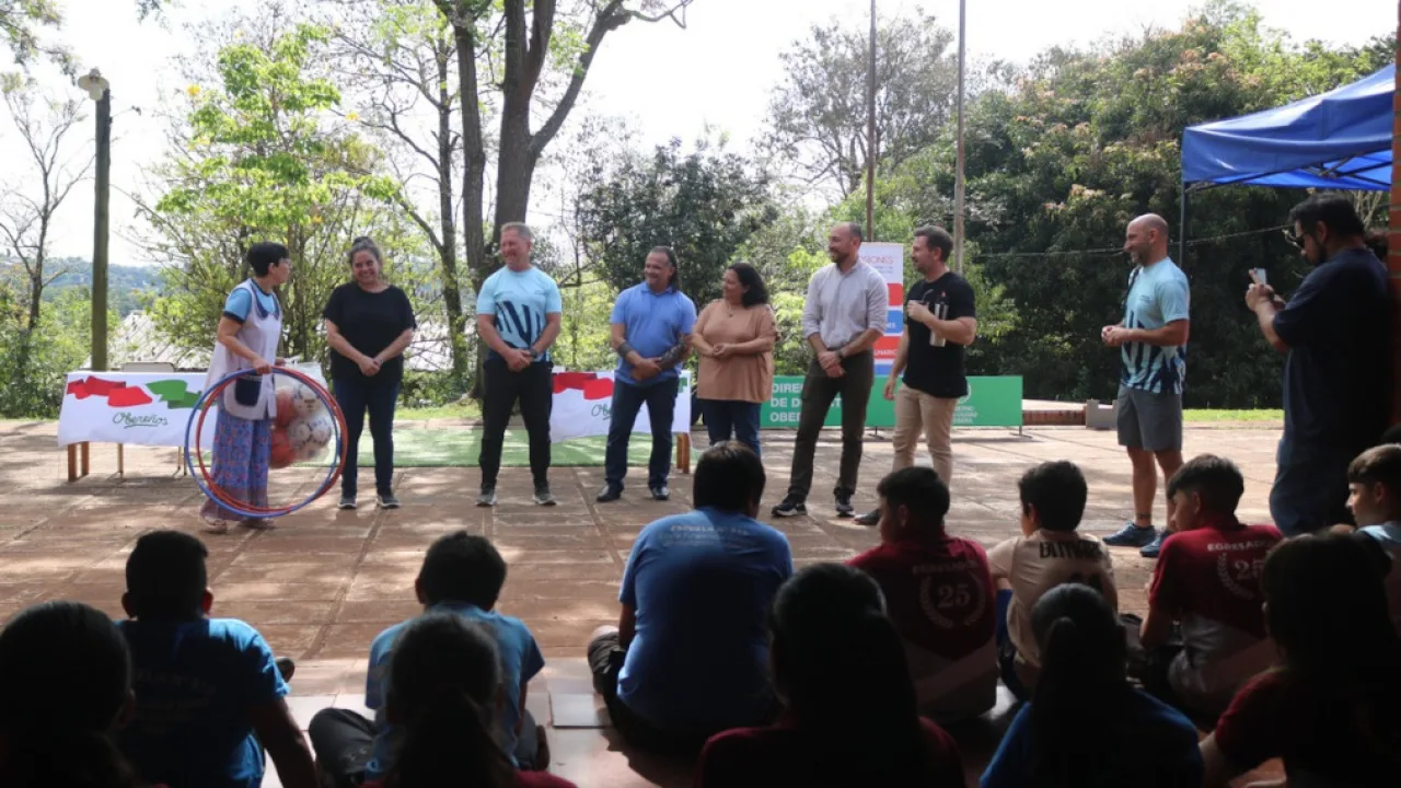 Capacitación en RCP y detección de talentos deportivos en la Escuela 819