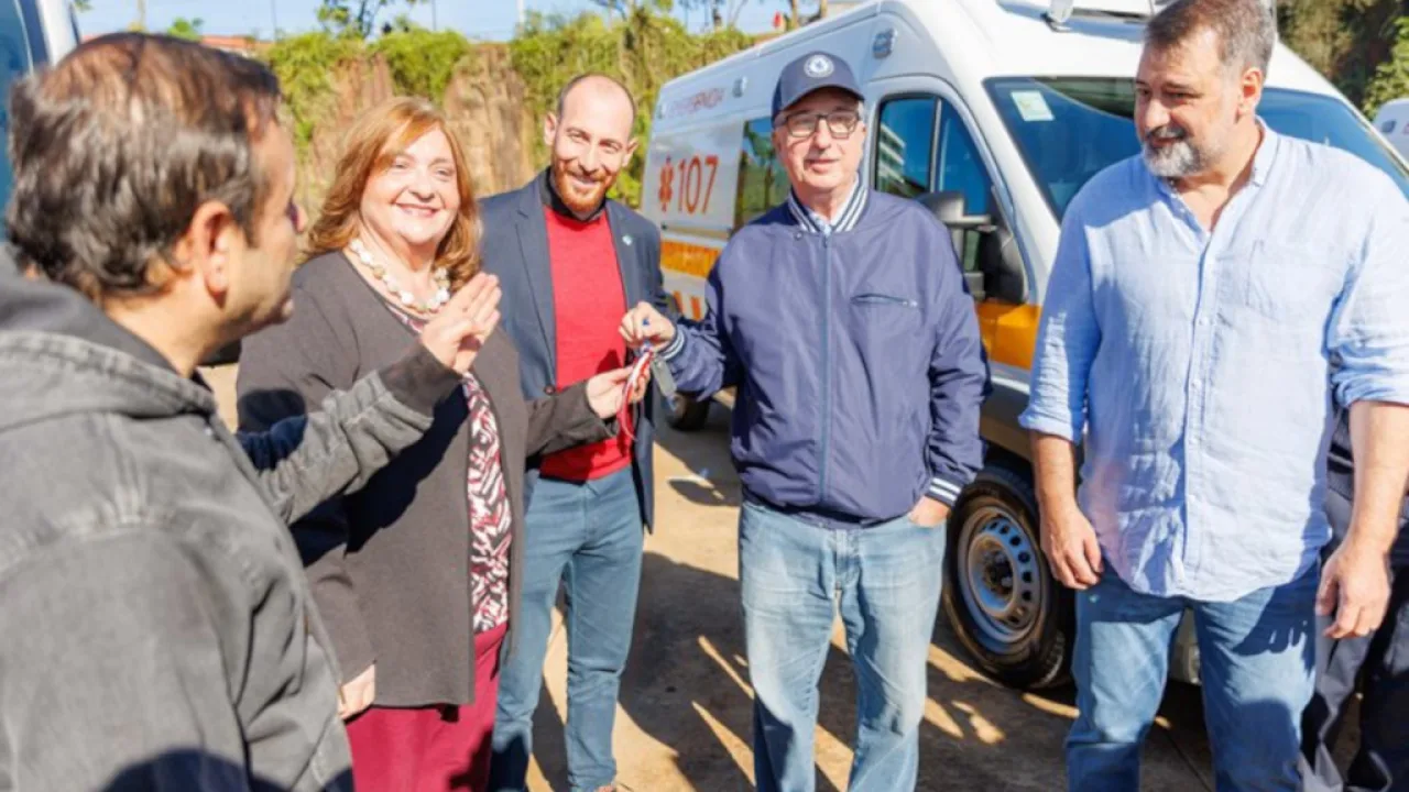 El Hospital Nivel III recibió una nueva ambulancia desde el Gobierno Provincial