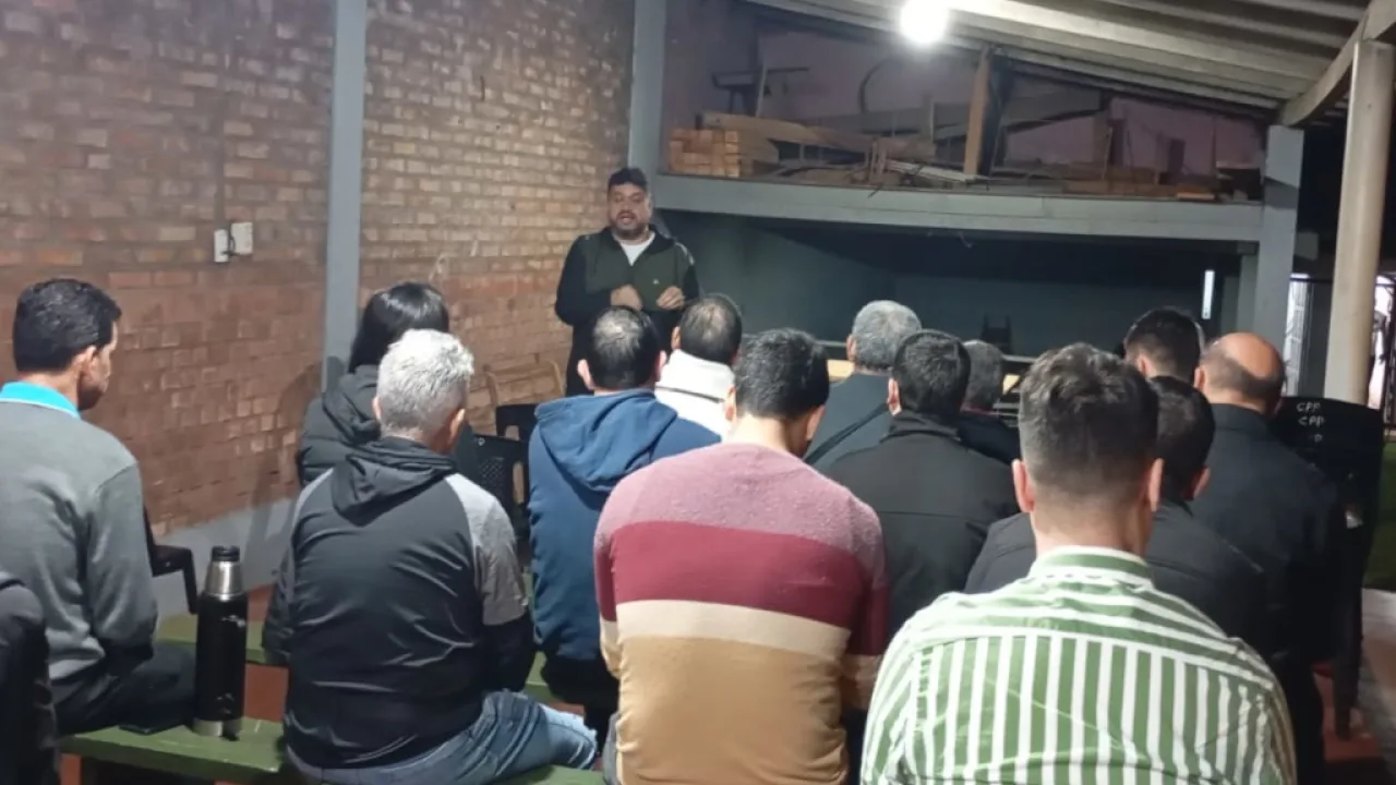 Candidatos de la Lista Azul de AECO se reunieron con trabajadores mercantiles en Aristóbulo del Valle