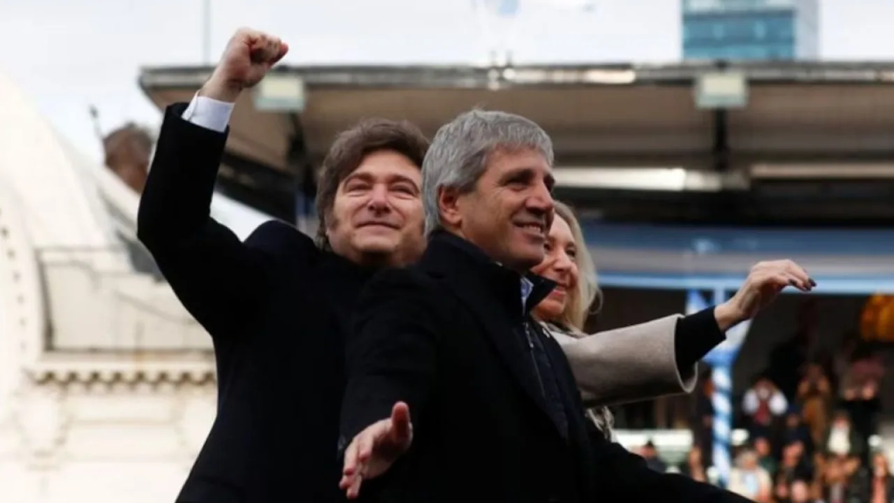 Tras la seguidilla de derrotas, Milei aplica cambios políticos, pero mantiene sin variaciones el plan económico