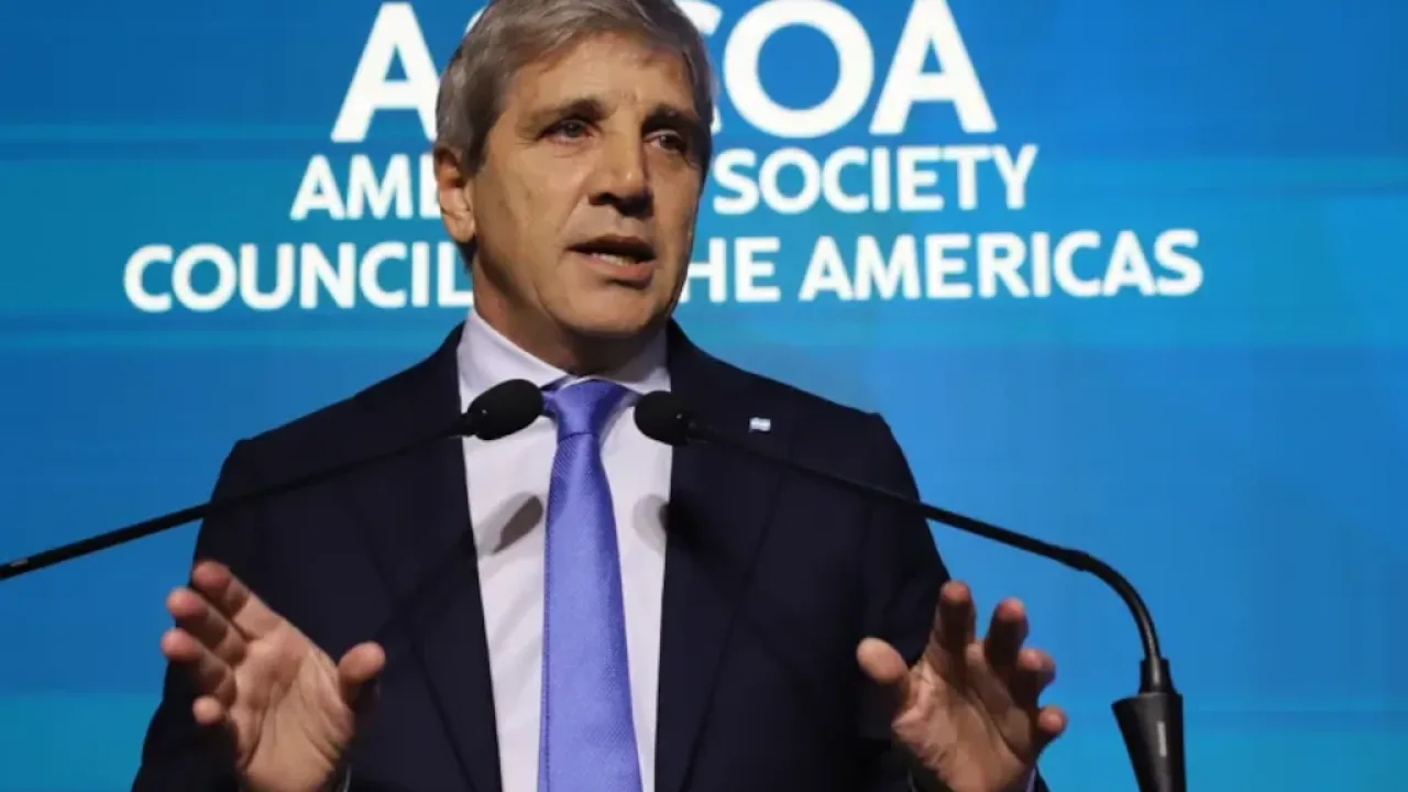 Caputo compra menos dólares que lo esperado y se acorta su poder de fuego hasta las elecciones