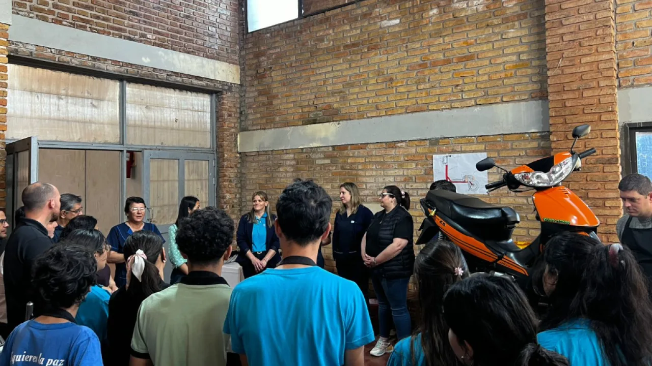 Donación de motos para el taller de mecánica del Instituto Hermann Gmeiner