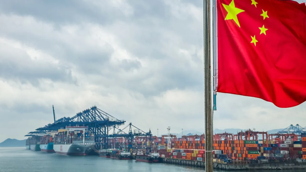 "Un error sobre otro error" China promete combatir "hasta el final" la guerra comercial con EE.UU.