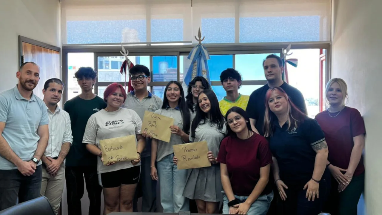 Se entregaron los premios a los ganadores de la Estudiantina 2025