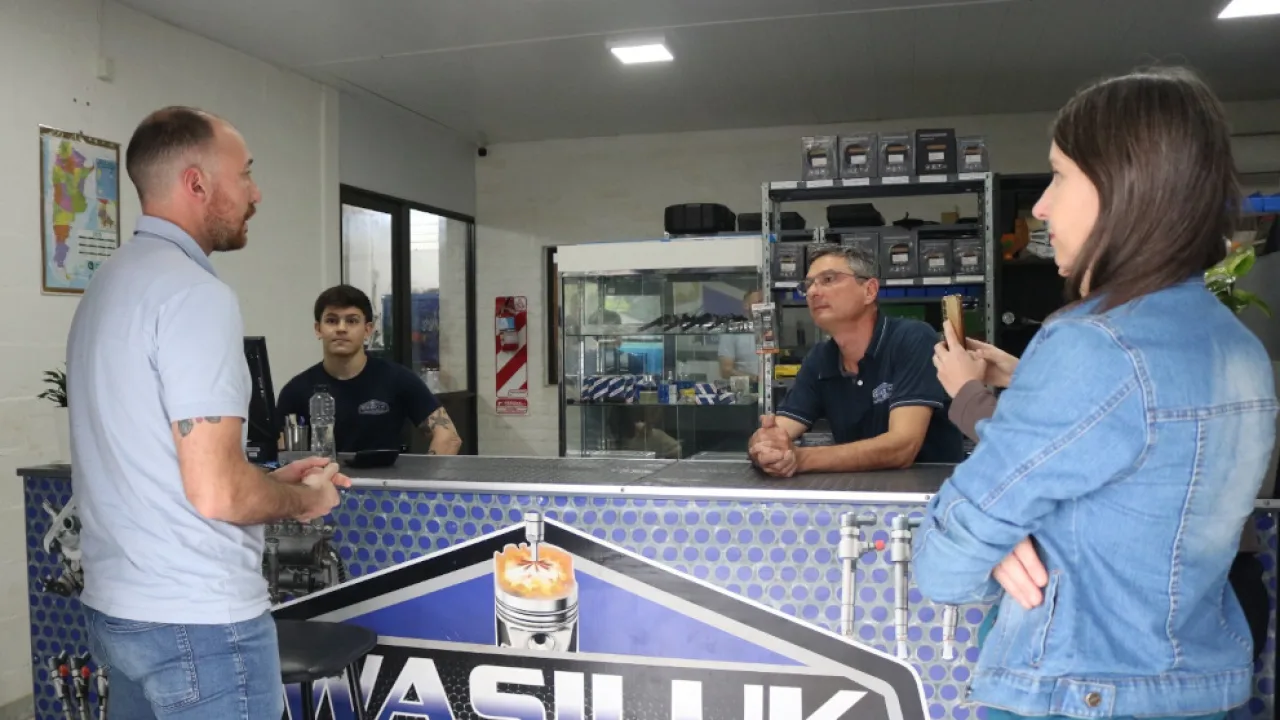 Wasiluk Laboratorio Diésel, tecnología y capacitación con trabajo obereño
