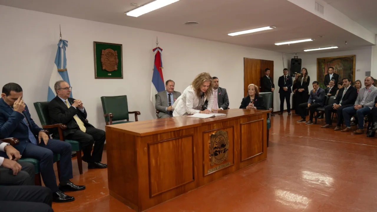 Acto de juramento para cubrir cargos en el Poder Judicial misionero