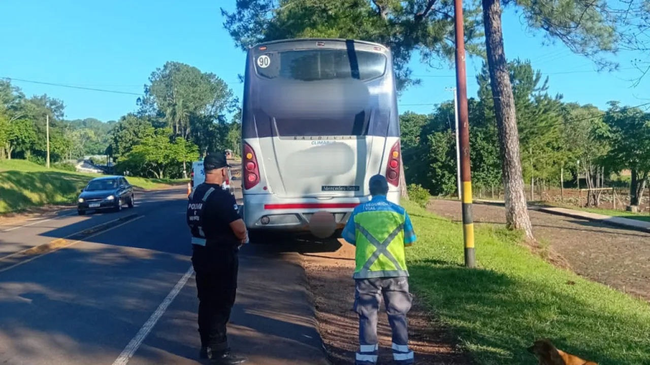 Detectan a un colectivero alcoholizado que trasladaba 24 pasajeros por la Ruta 103
