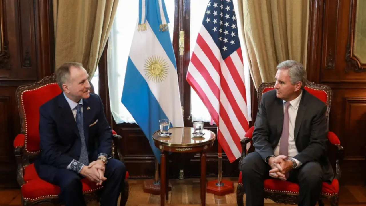 El canciller Quirno recibió al nuevo embajador de EE.UU. para intentar destrabar el acuerdo comercial