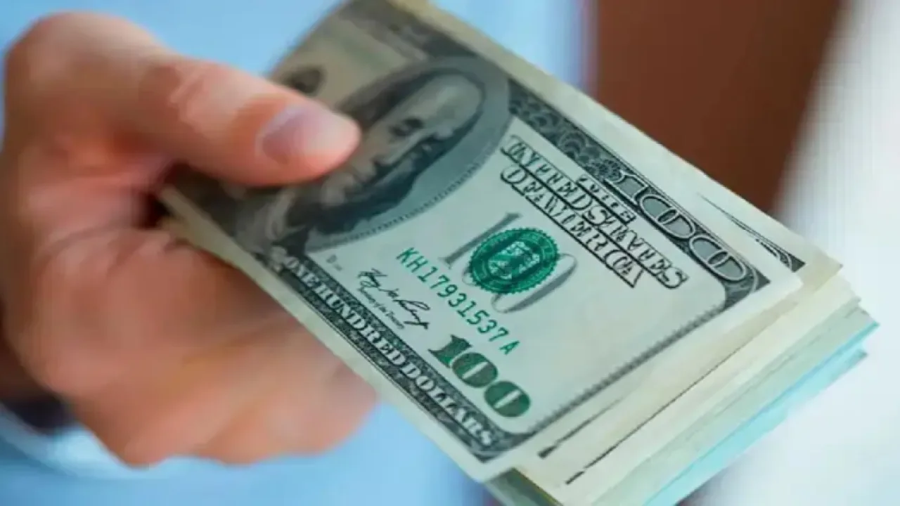 El dólar oficial se acerca a los $1.500 en el arranque del nuevo esquema cambiario