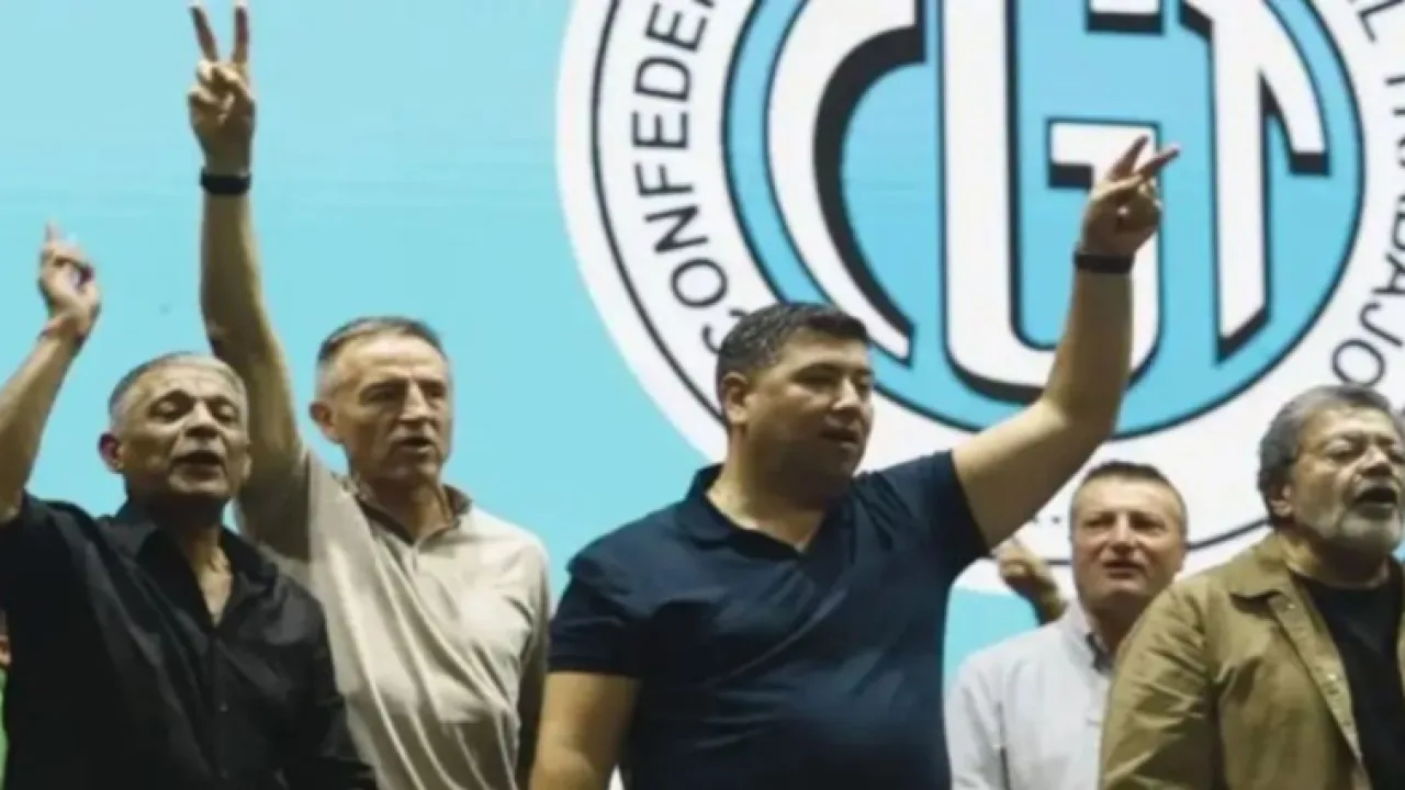 La CGT negocia con senadores dialoguistas para frenar la reforma laboral de Javier Milei en el Senado
