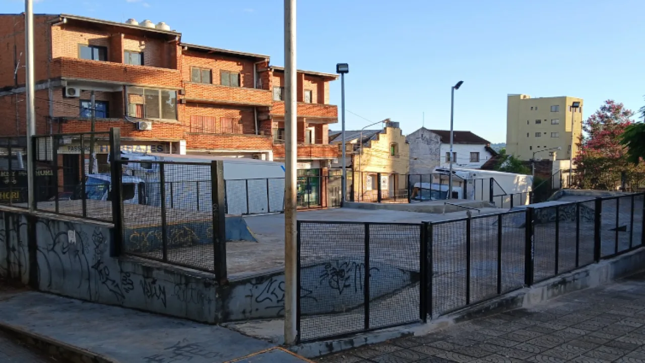 Continúan con las obras públicas en distintos barrios durante la época estival
