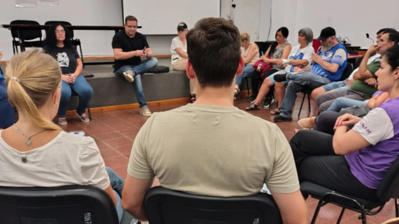 En Humanidades se reunieron legisladores provinciales y referentes sindicales docentes para abordar la dramática situación del sector