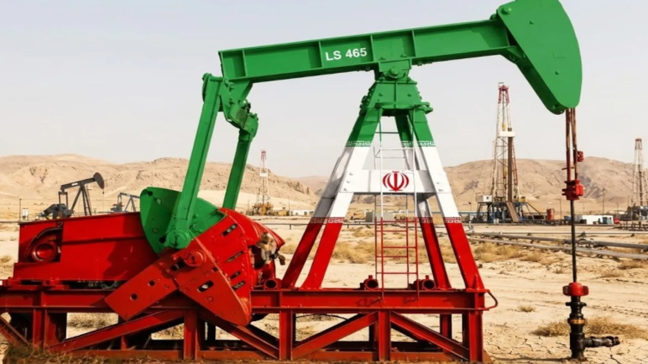 Gran 'shock' sin horizonte claro: así afecta ya al petróleo el ataque de EE.UU. e Israel a Irán