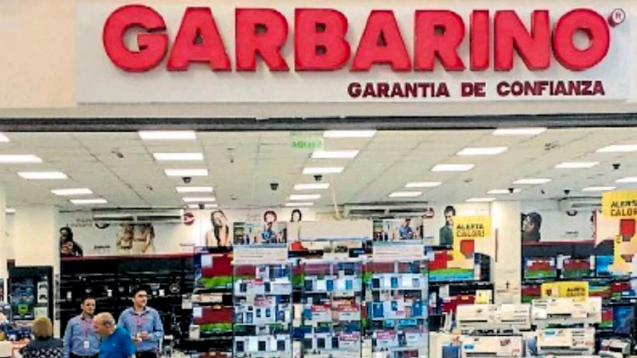 Con la quiebra de Garbarino, continúan los cierres de empresas y se agrava la situación laboral