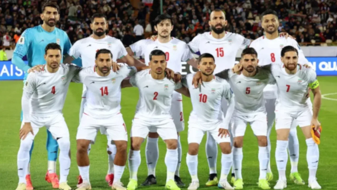 Líder supremo de Irán advierte a EE.UU. de "daños irreparables" si se une a los ataques de Israel