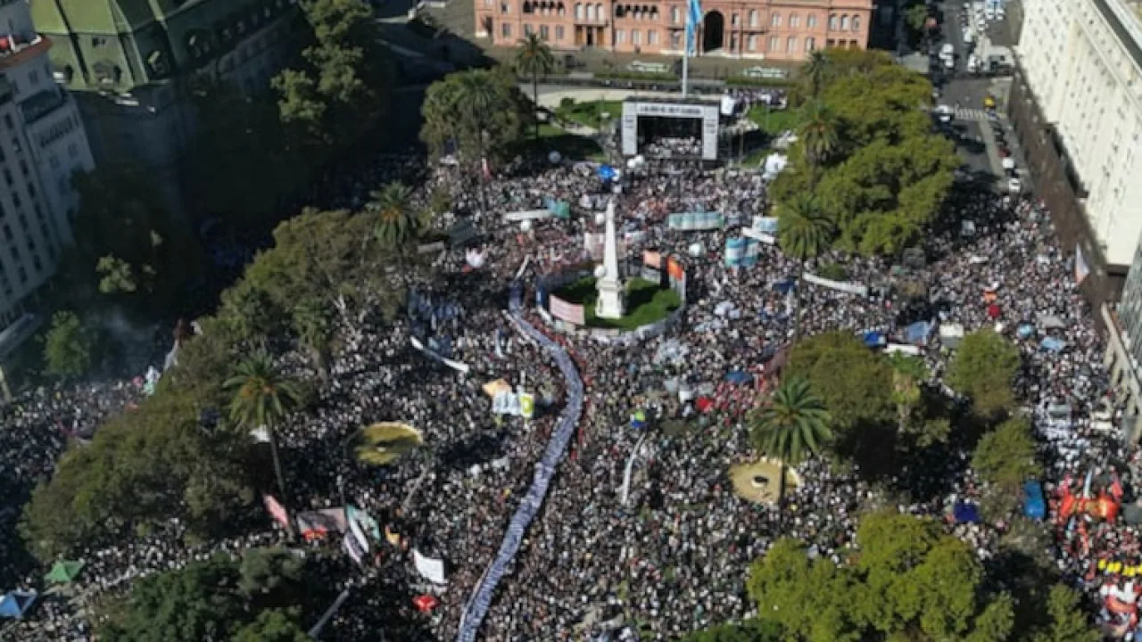 Una marcha gigantesca como respuesta a la provocación del Gobierno, "Que digan dónde están"