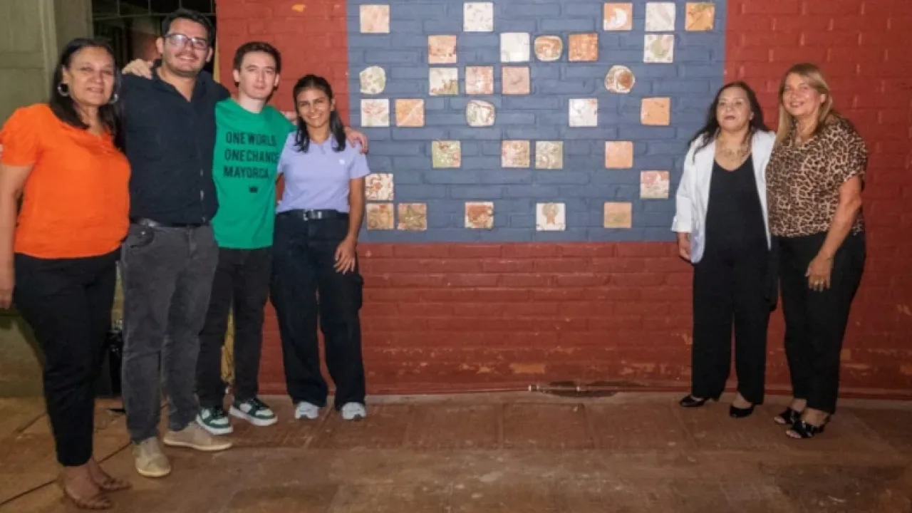 Una obra mural unió a la Facultad de Arte y a la Normal 4 en su 65° aniversario