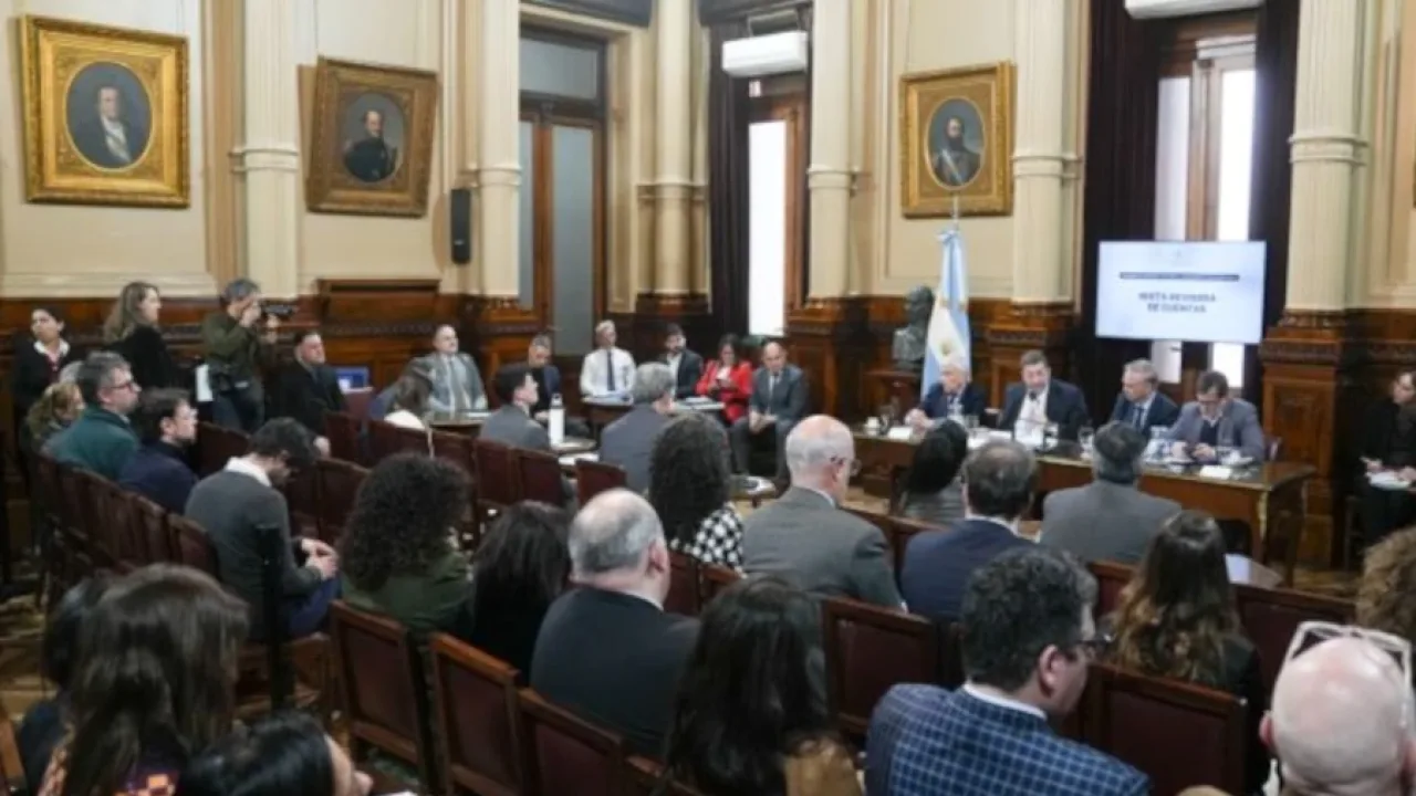 Sin los senadores peronistas confirmados, se conforman las bicamerales de DNU, SIDE y Defensor de los Niños