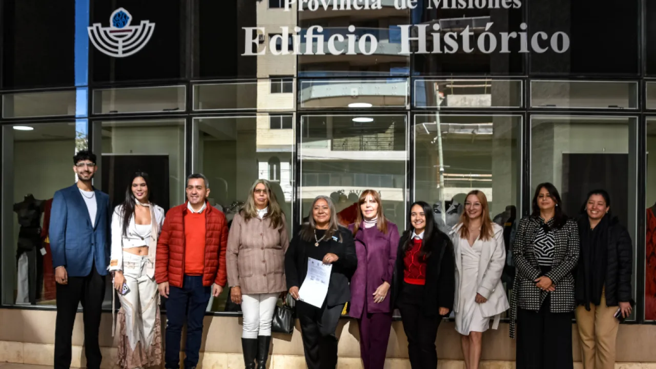 Moda en Cámara abrió su segunda edición con una muestra que impulsa el diseño misionero