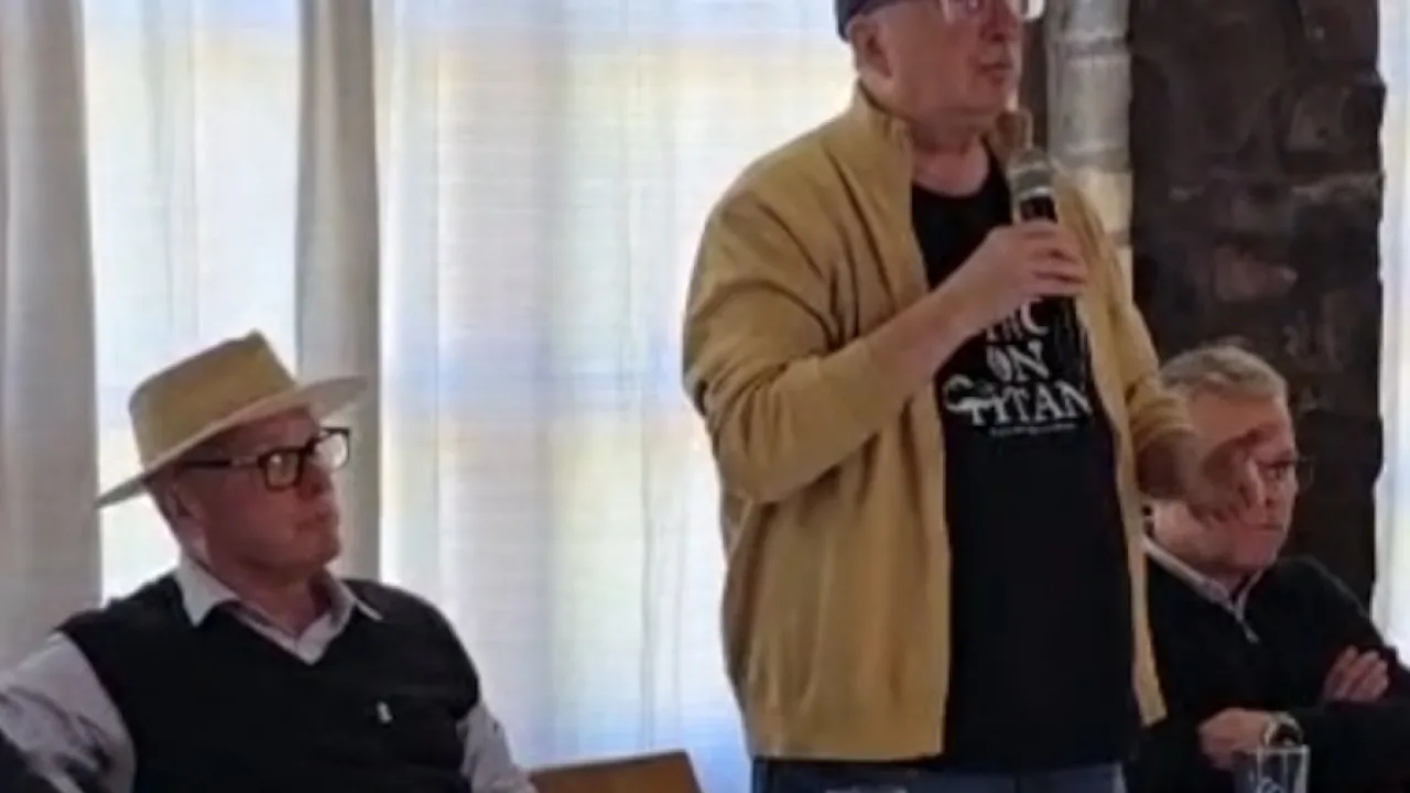 Passalacqua llamó a la dirigencia a "recuperar el vínculo roto" con la sociedad y marcó distancia del modelo nacional