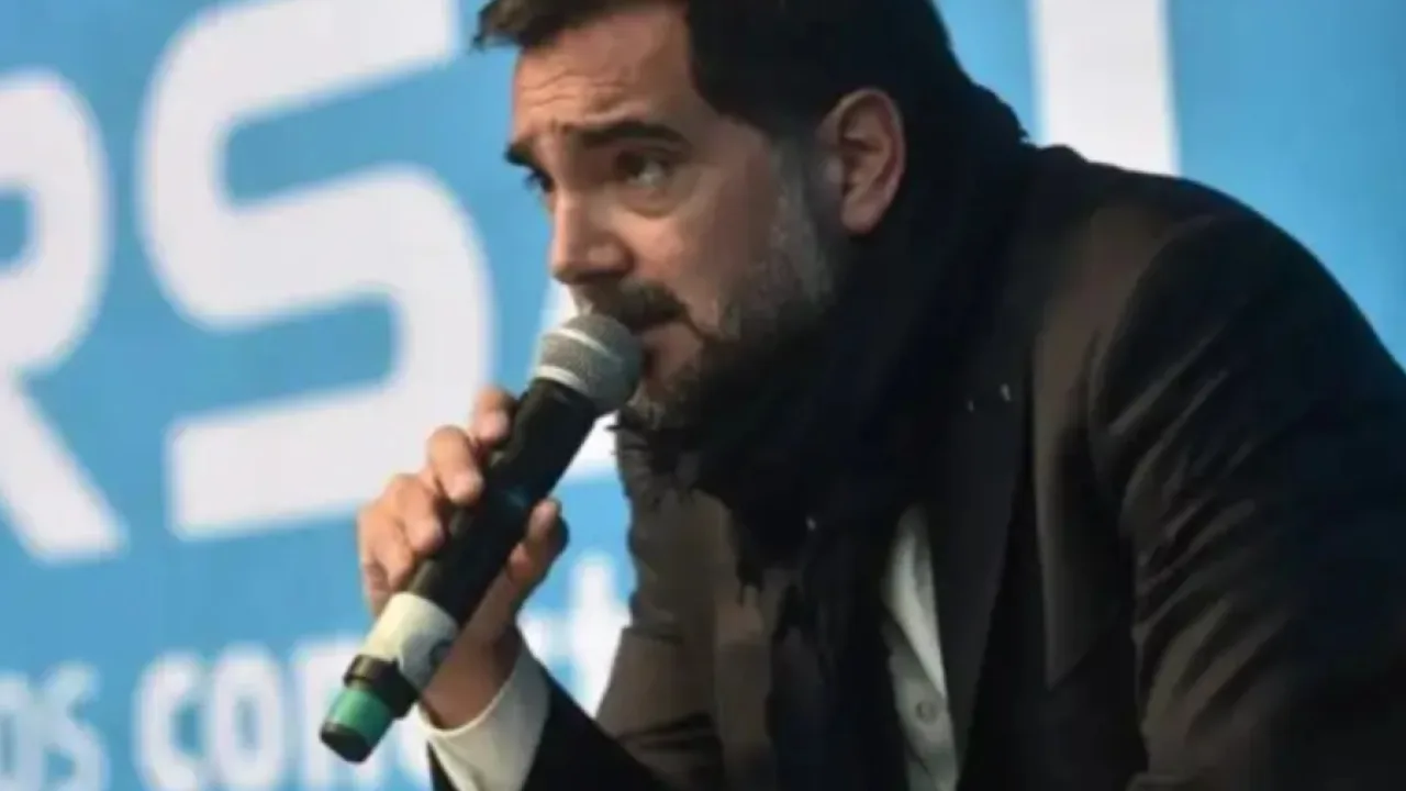 La demora de "Infobae" y el vínculo de Leal con Scatturice y con Santiago Caputo
