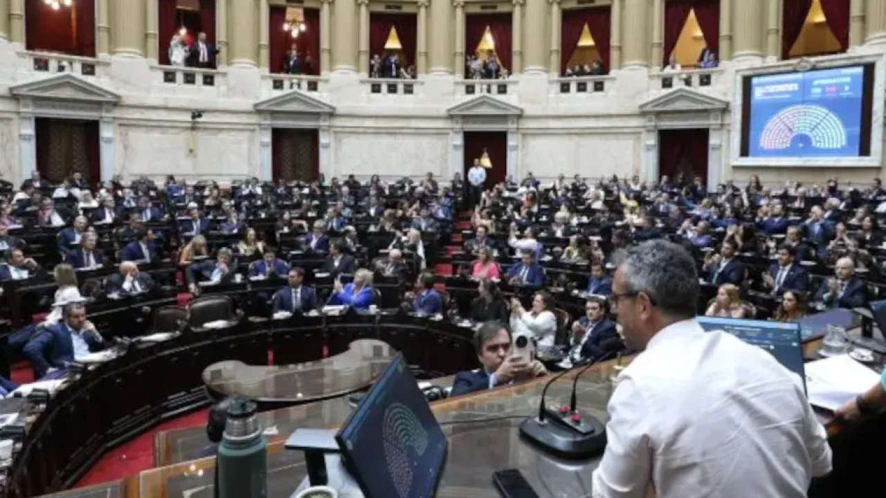 El oficialismo desactiva la movida opositora por Adorni y asegura sesión propia en Diputados
